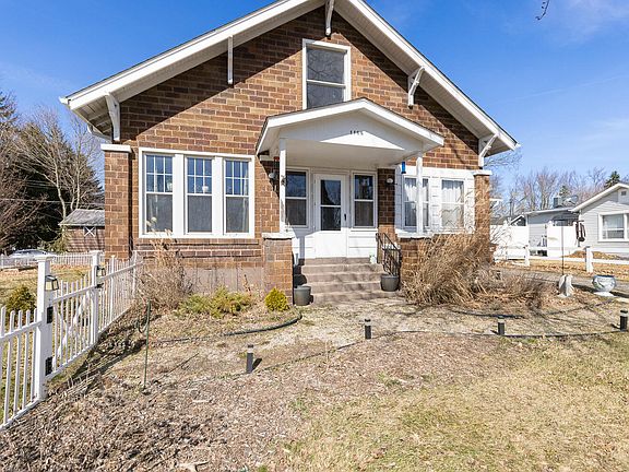 4th image of 1168 Seneca St