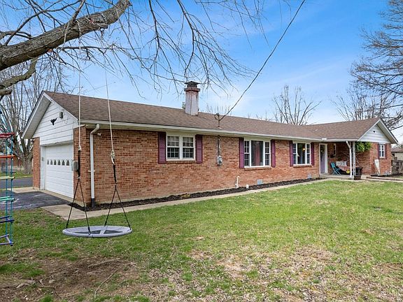 3rd image of 280 Curry Dr