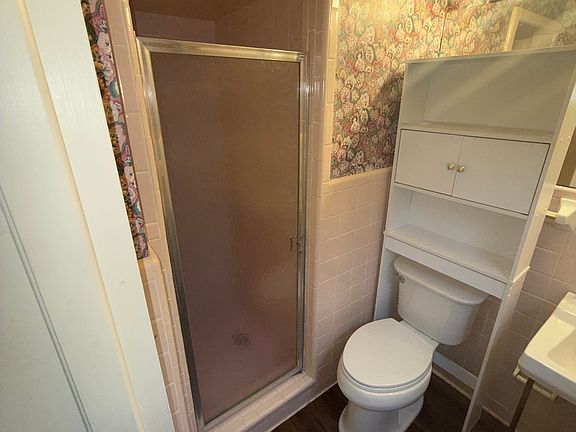 5th image of 314 E Mona Ave
