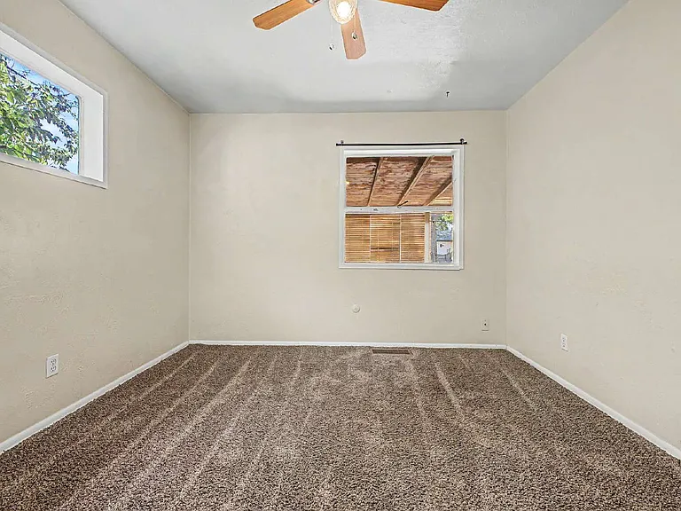 1230 S Grape St — Photo 18