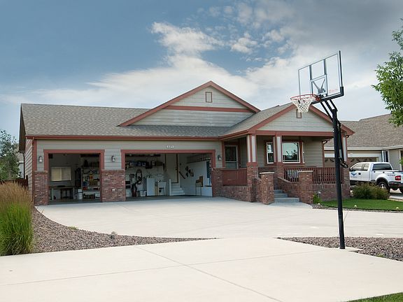 Private basketball pad