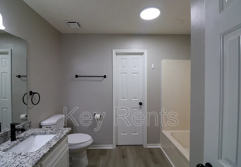 9001 Thompson Dr — Photo 10