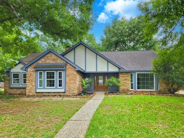 2402 River Village Dr, Humble, TX 77339