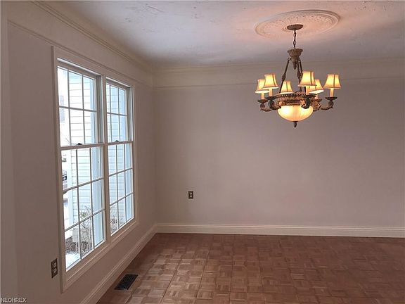 5th image of 5424 Oakwood Dr