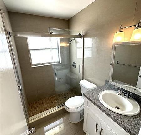 5th image of 520 NE 7th Ave APT 2H