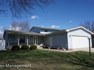 302 Nelson Ct, Champaign, IL