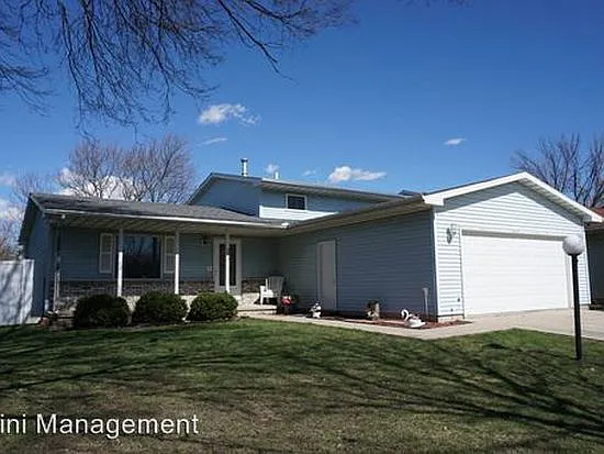 302 Nelson Ct photo 1