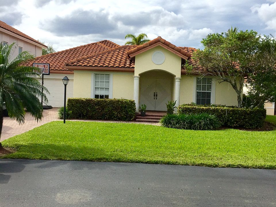 1st image of 5540 NW 104th Ct
