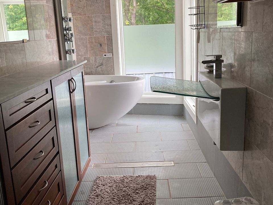 Upstairs Bathroom