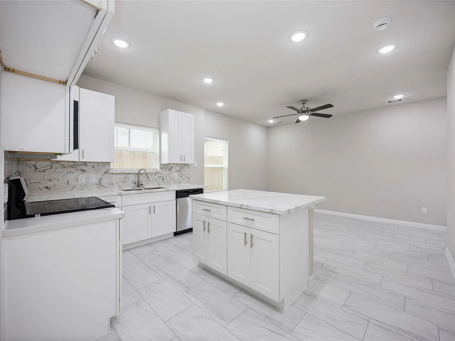 3 bed, 2.5 bath, 1260 sqft, $797 — Photo 3