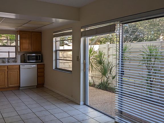 3rd image of 2723 Sand Hollow Ct