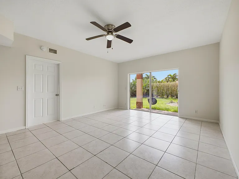 4535 Oak Terrace Dr — Photo 11