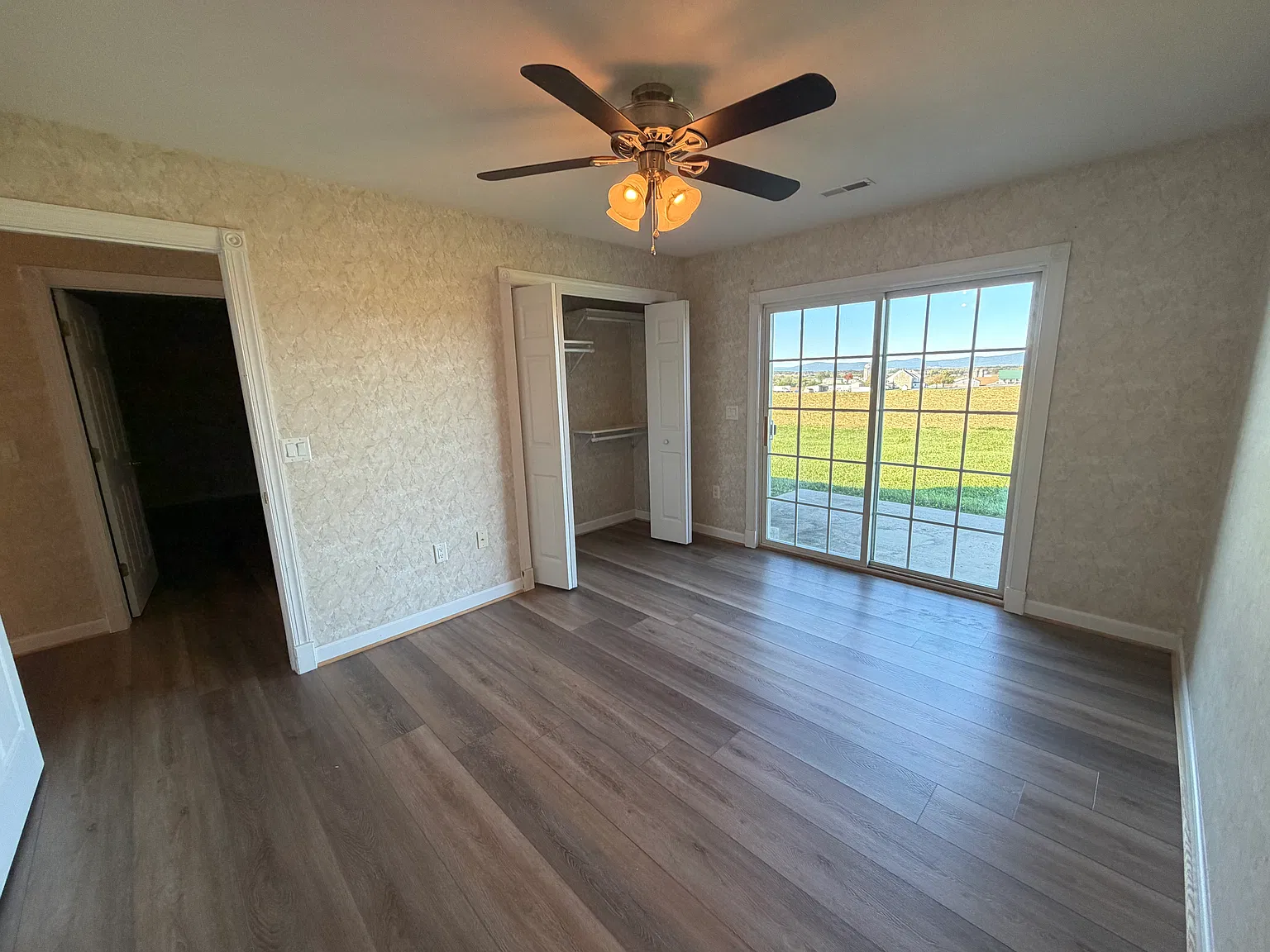 2 bed, 1320 sqft, $1,850 — Photo 2