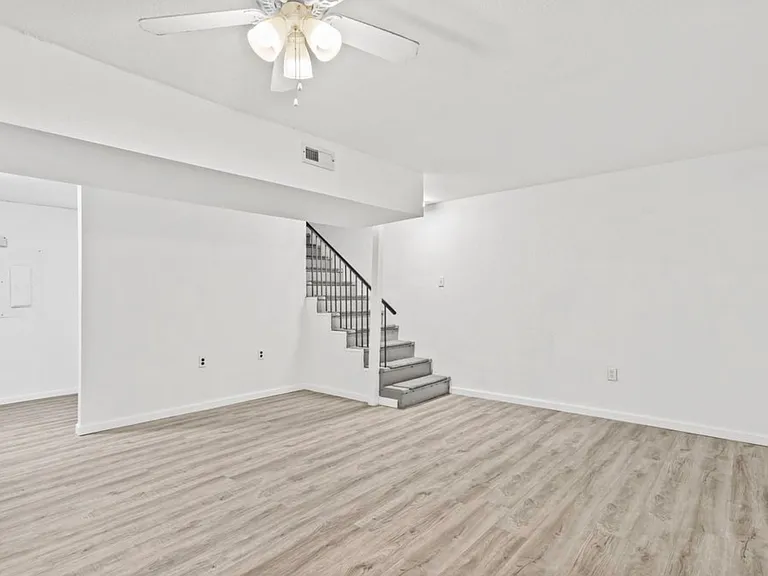 3412 Nottingham Ct — Photo 13