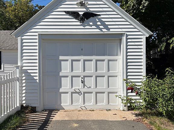 4th image of 23 Keefe Ave