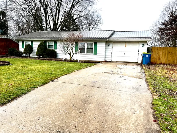 805 Shawnee Dr, Angola, IN 46703
