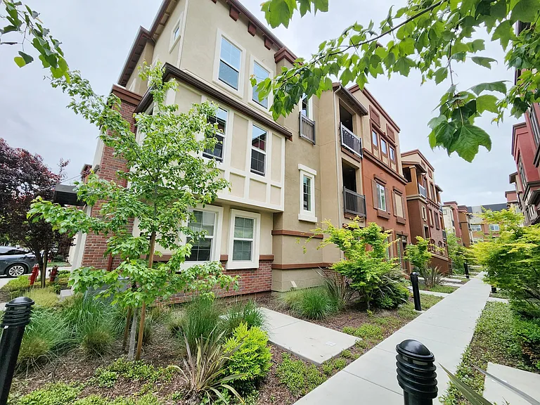 1025 Gabbiano Ln #1 — Photo 23
