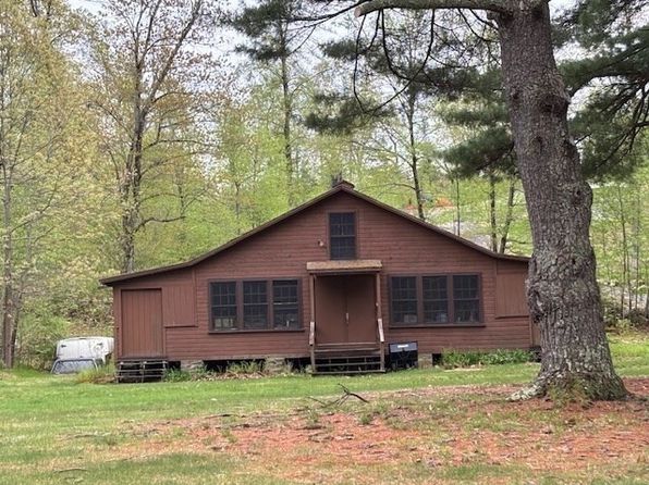 96 Hudson Rd, Bolton, MA 01740