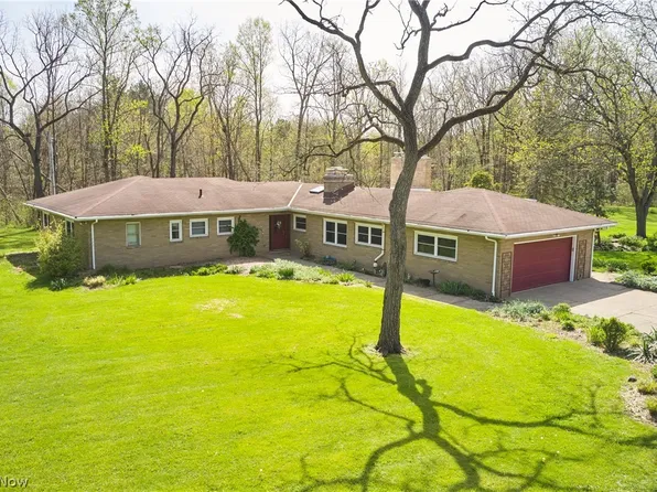 3288 Spring Valley Rd, Akron, OH 44333