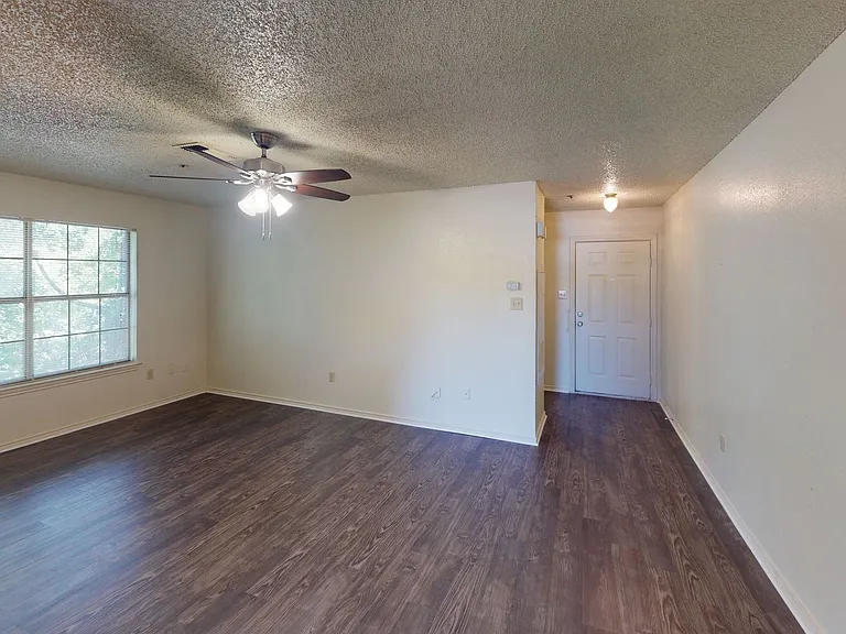 918 Cleveland St — Photo 3
