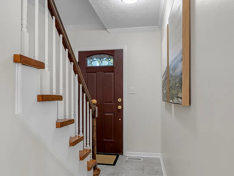1132 Dunbarton Ln — Photo 34