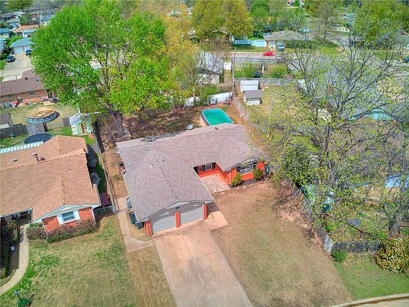 2nd image of 4765 Del Porte Dr