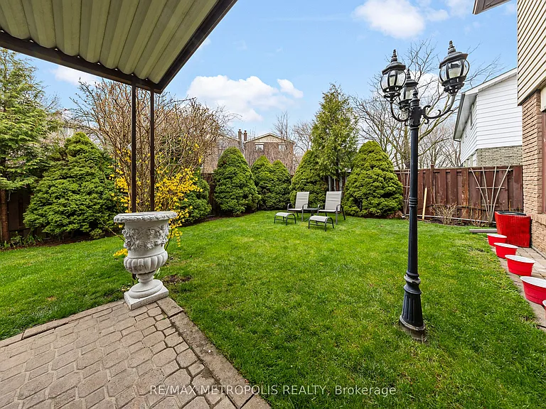 754 Eyer Dr #UPPER — Photo 9