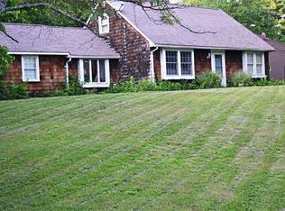 69 Bayberry Ln, Stratford, CT 06614