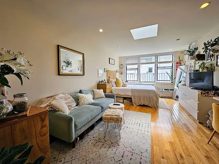 205 W 13th St #7W — Photo 1