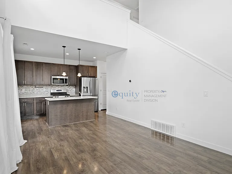10539 S Liv Way — Photo 8