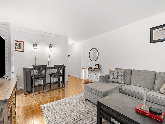3rd image of 137 E 36th St APT 3D