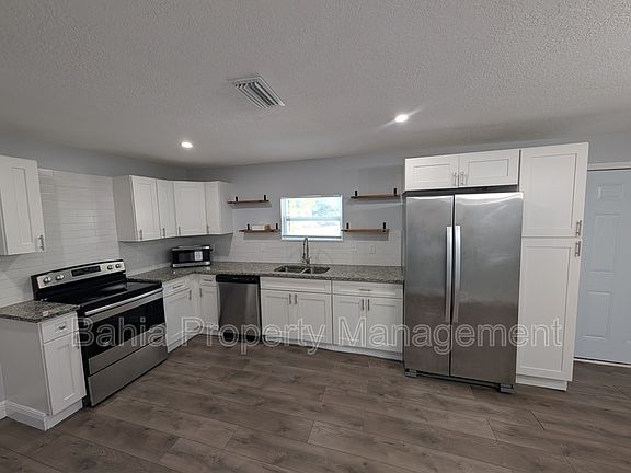 3rd image of 1608 E New Orleans Ave