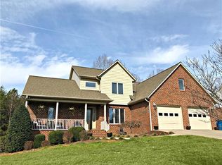 18 Par Dr, Granite Falls, NC 28630