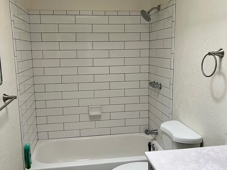 1152 E Winnie Pl — Photo 10
