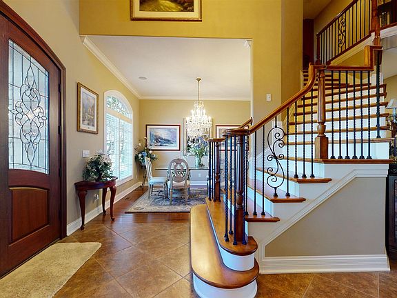 3rd image of 254 Bridlewood Dr