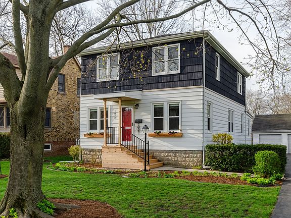 3rd image of 1072 Centerfield Ct