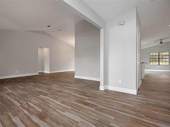 3rd image of 703 N Leavitt Ave