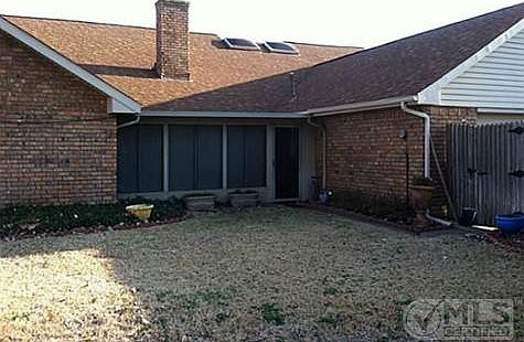 4th image of 1117 Stonewall St