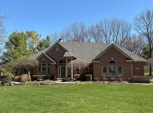 5435 Split Rail Dr, Brighton, MI 48114