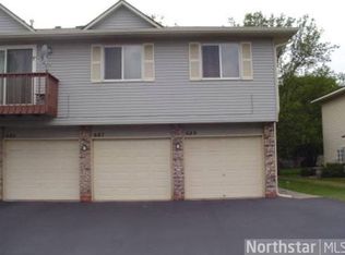 687 Parkside Dr, Saint Paul, MN 55127