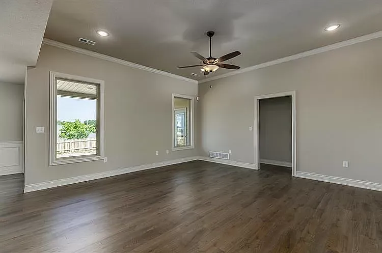 1905 Kenilworth Dr — Photo 21