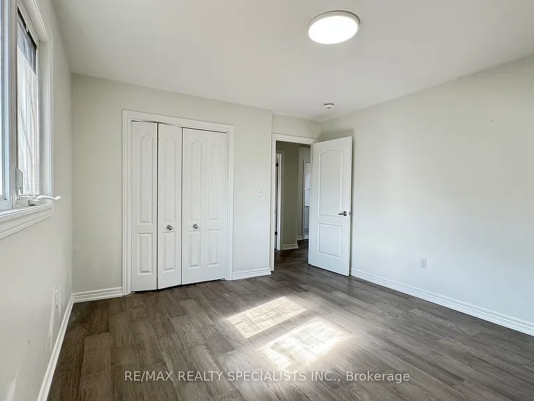505 Bridlewreath Ct #UPPER LVL — Photo 37