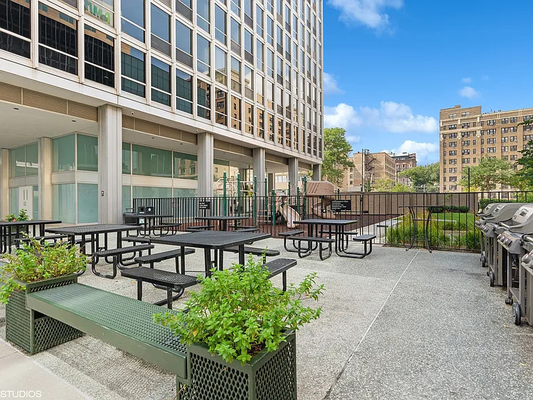 340 W Diversey Pkwy #1216 — Photo 18