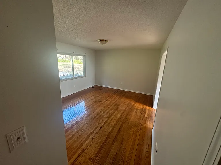 1581 Farmington Rd — Photo 8