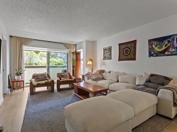 2240 Wall St #204, Vancouver, BC V5L 1B6