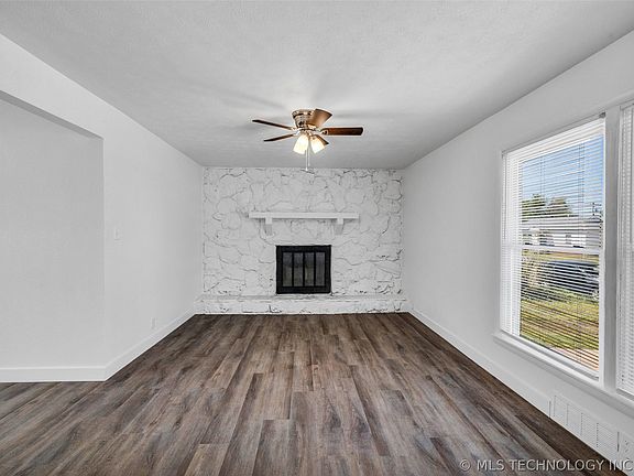 4th image of 54 W Mockingbird Ln