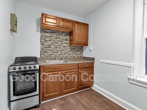 3rd image of 870 Lafayette Ave #111