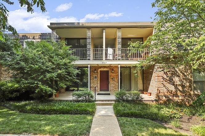 1st image of 3125 Patrick Henry Dr APT 221