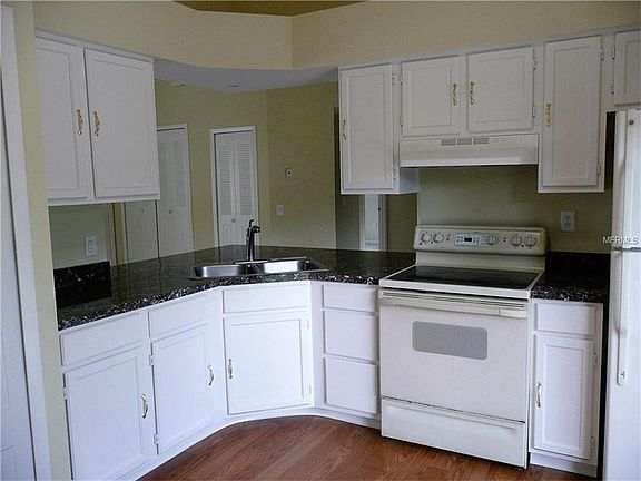 3rd image of 1640 Bavon Dr