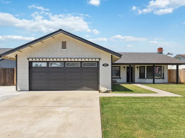 1970 E Eastbrook Avenue, Tulare, CA 93274
